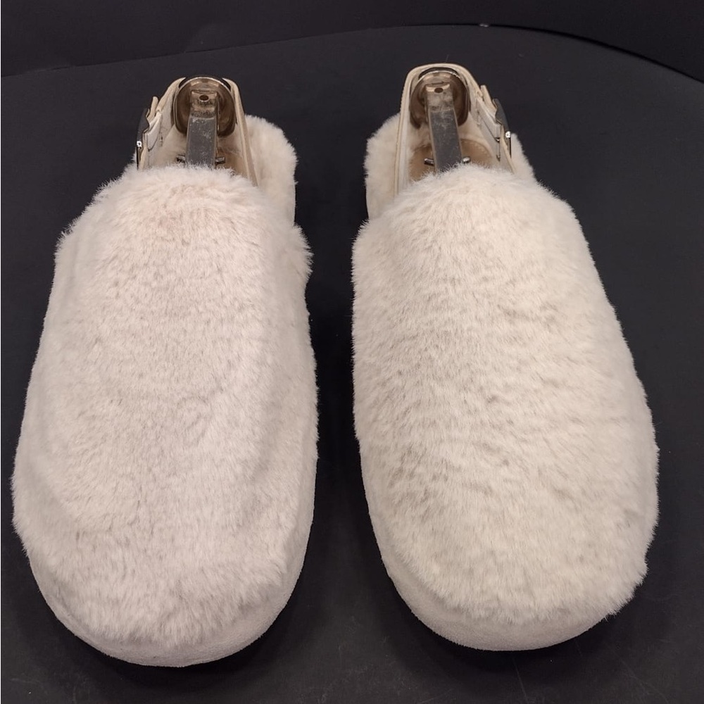 MARK FISHER Cozy White Faux Fur Slippers size 9 pre owned Exellent condition